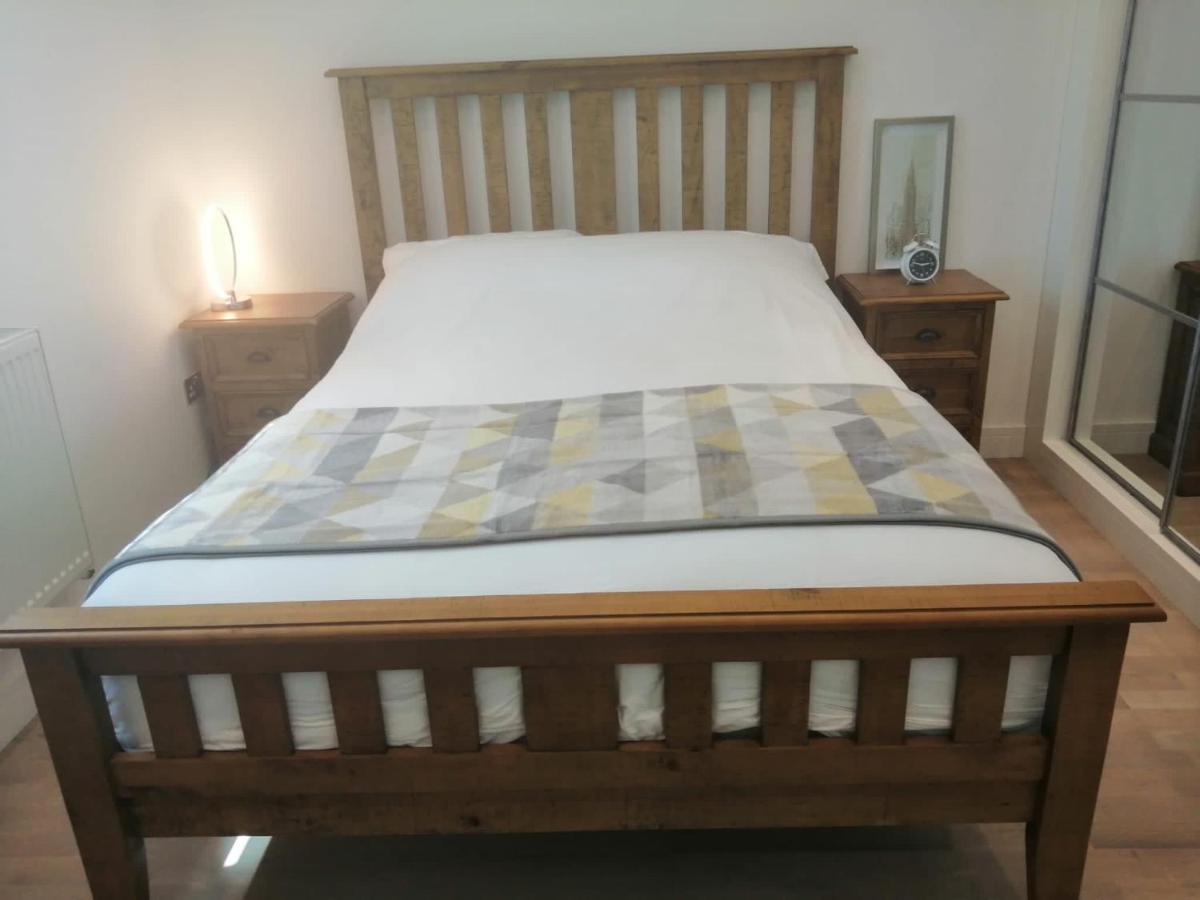 Apartment No 8 - Stay In Style In The Heart Of The Cathedral City. Truro Kültér fotó
