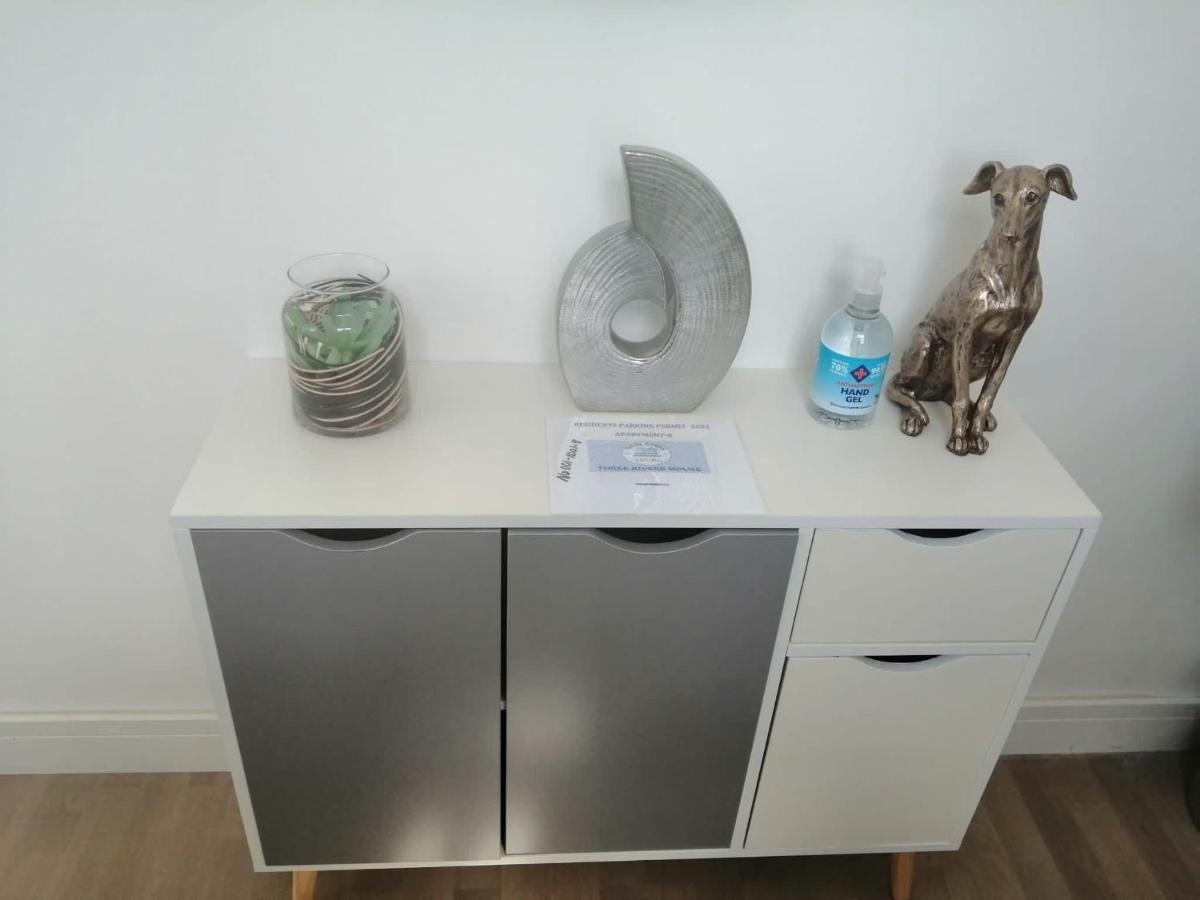 Apartment No 8 - Stay In Style In The Heart Of The Cathedral City. Truro Kültér fotó