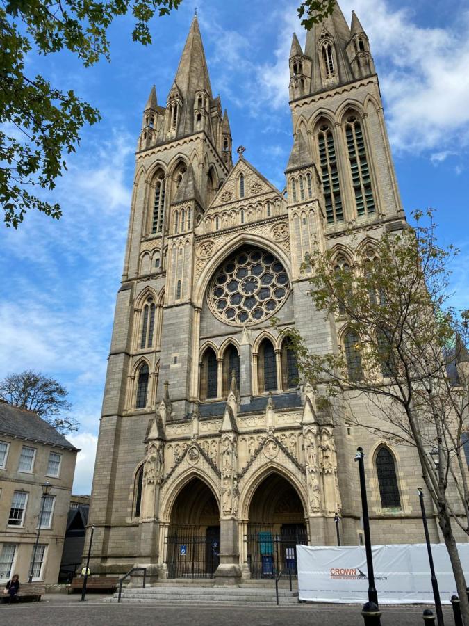 Apartment No 8 - Stay In Style In The Heart Of The Cathedral City. Truro Kültér fotó