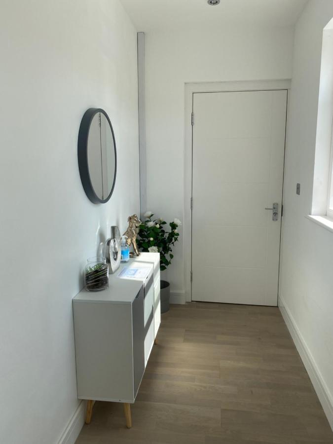 Apartment No 8 - Stay In Style In The Heart Of The Cathedral City. Truro Kültér fotó